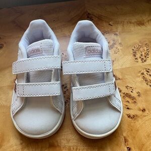 adidas baby White Hook-and-Loop Leather Sneakers